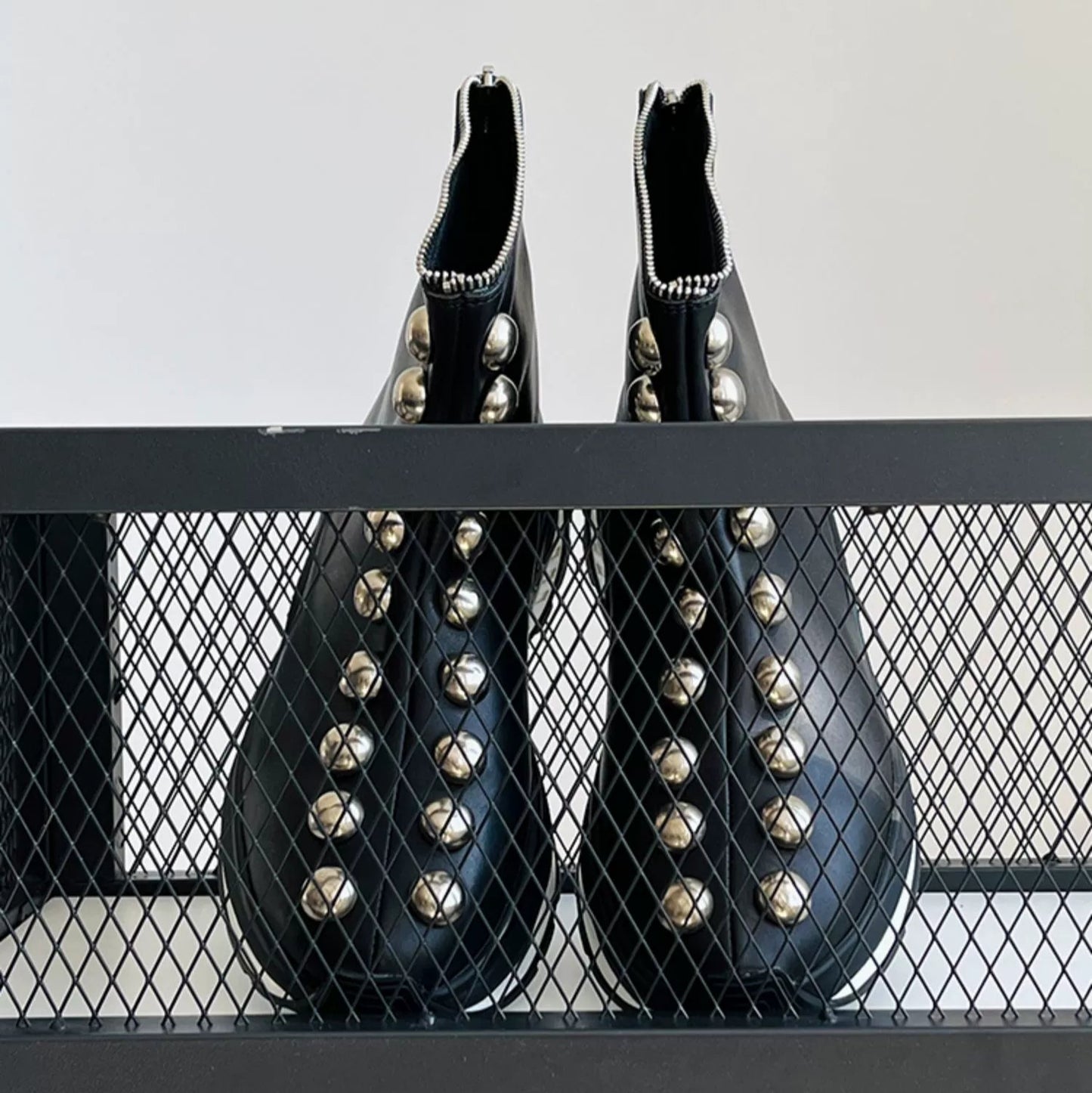 Sports leather boots cowhide zipper short boots increase the height of trendy men's big rivets thick-soled men's boots