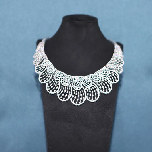 Luxury crystal zircon and multi-layer pearl necklace sets are elegant bridal jewelry for women on wedding occasions