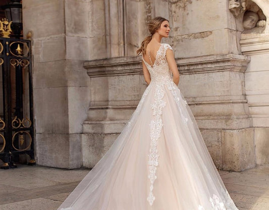 Appliques Tulle A-line Wedding Dresses Vestidos De Noiva O-neck Buttons Up Sleeveless Princess Gowns - LiveTrendsX