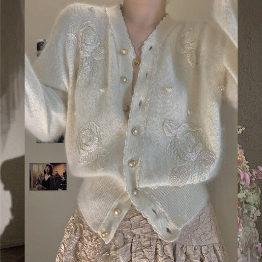 Women V-neck Pearls Buttons Sweater