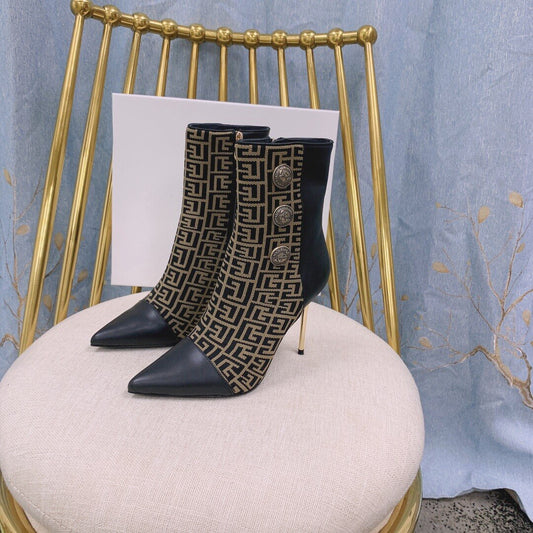 女性用尖ったつま先細ヒールブーツ