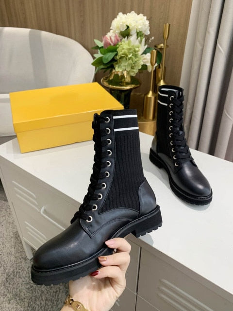 ラウンドトゥフラットヒールブーツ