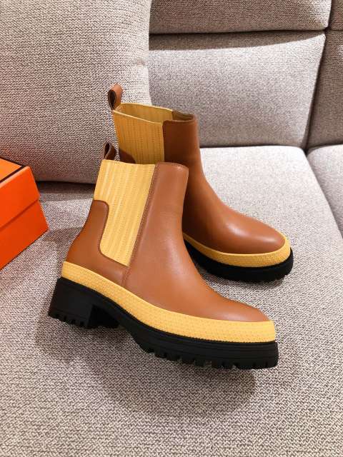 Woman Med Thick Heels Booties Round Toe