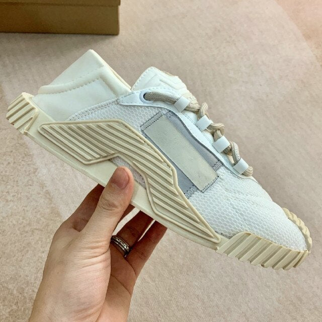 通気性のあるフラットメッシュプラットフォームスニーカー