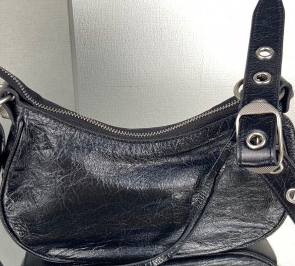 クラシック キャビアレザー ダブルフラップ メッセンジャーバッグ