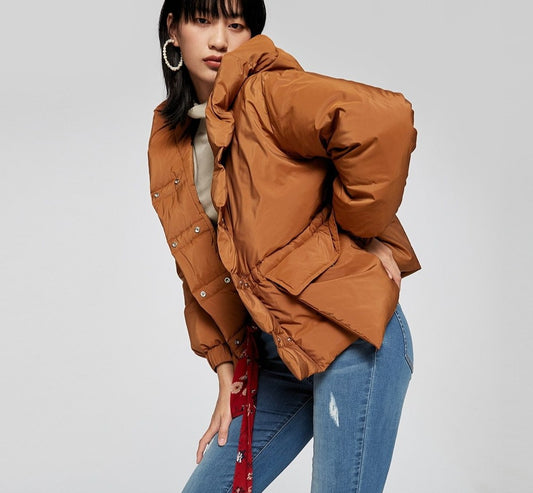 大きなポケット付きゆったりダウンジャケット