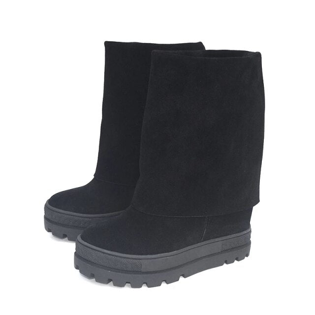 女性用 隠しプラットフォーム 2 ミッドカーフブーツを履く