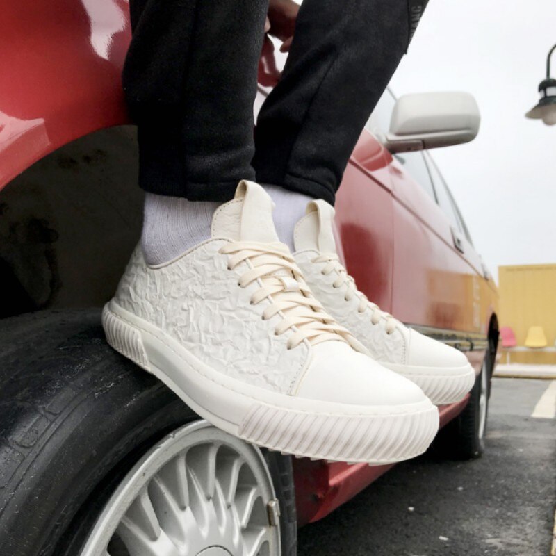 通気性のあるレースアップシューズ 春秋男性