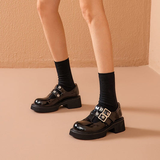 Women Genuine Cow Leather Round Toe Metal Eyelet Flats