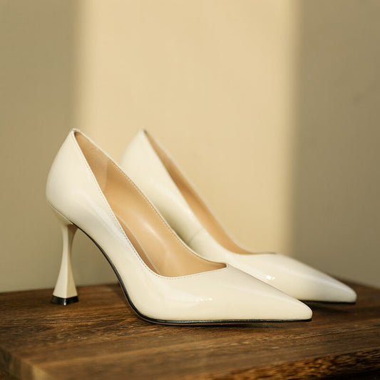 春秋ポインテッドトゥヒールバーガンディホワイトパンプス