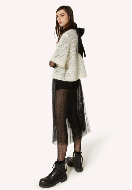 2022 Spring/Summer Women's Fashion Trend - Exquisite Cutouts - Women's Sweater Stitching Trend - LiveTrendsX