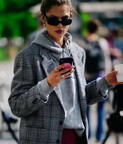 Don't know what to wear in autumn and winter? From the inside to the jacket, the must-have list is ready for you - LiveTrendsX