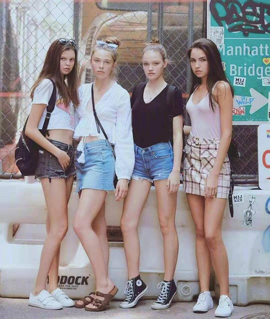 In summer, what fashion styles do European and American streets have? Let's take a look at these street shots, fashionable and dazzling - LiveTrendsX