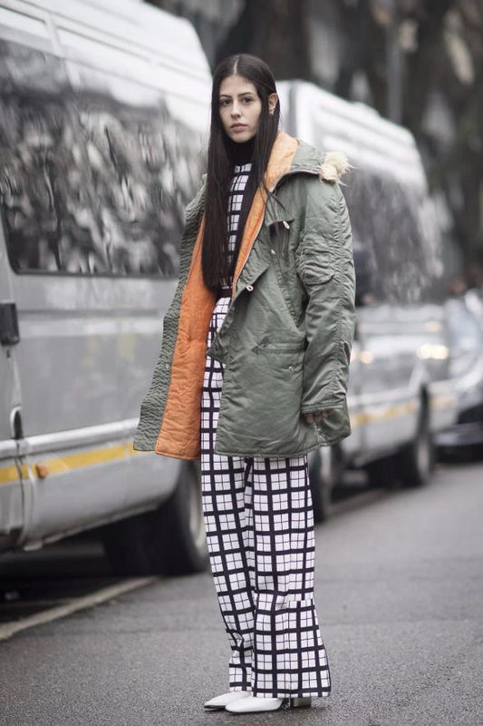 It is now popular to wear "sheets  pants", which looks thin, versatile and tall! - LiveTrendsX