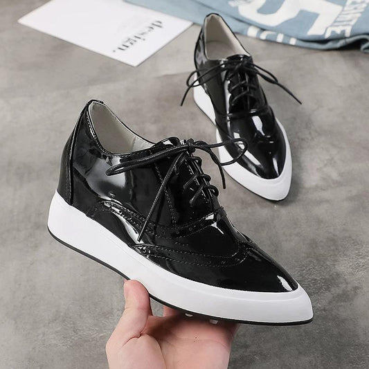 フラットレース プラットフォーム ローファー ポインテッドトゥ 女性用