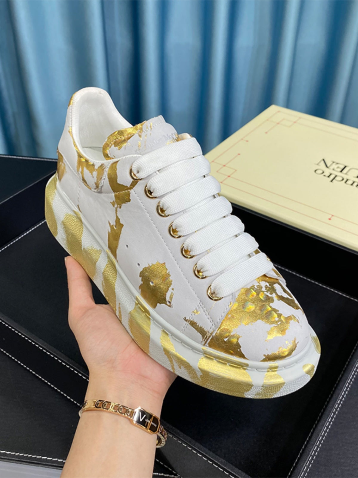 Unisex Graffiti Platform Sneakers – Blue Gold