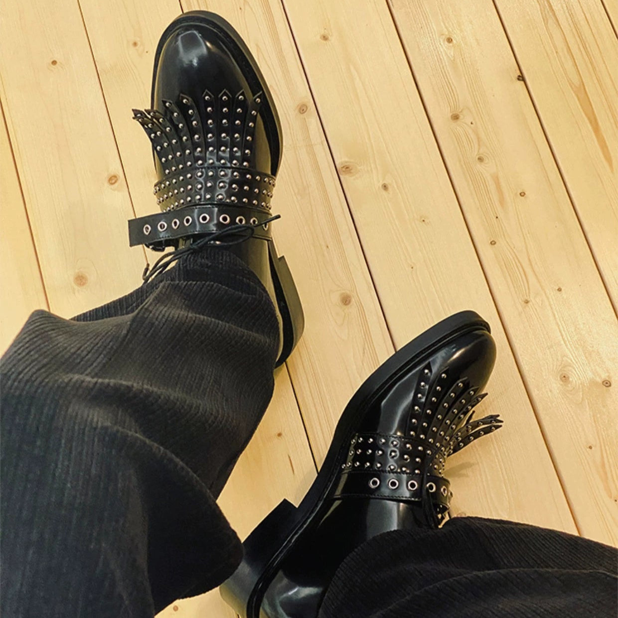 Rivet Munch shoes fringed buckle with oil black cowhide casual fashion shoes personalized leather shoes