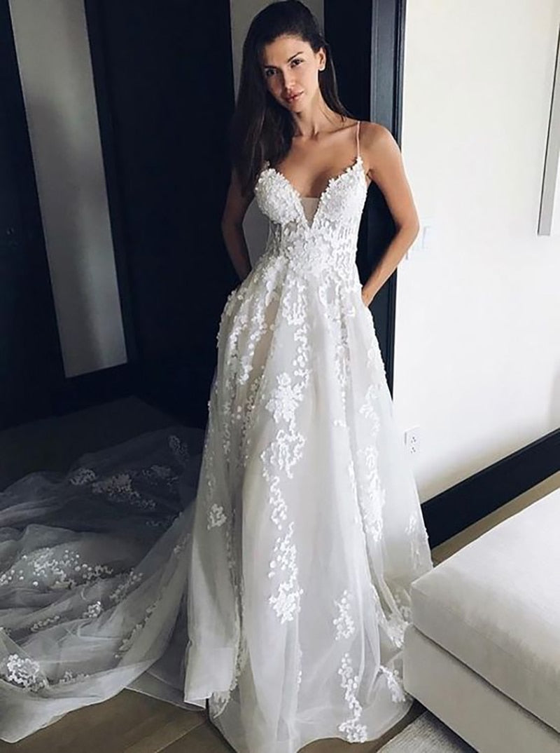 Lace Boho Wedding Dresses  Spaghetti Straps V-neck Wedding Gowns Beach Bride Dress Vestido De Noiva - LiveTrendsX