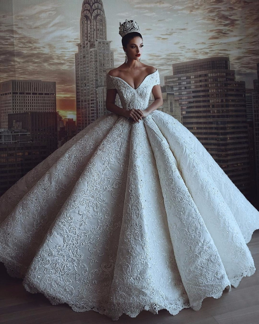 Sexy Luxury Lace Wedding Dress Ball Gown Deep V-Neck Off Shoulder Bride Dress Wedding Gown Open Back Long Vestido De Noiva - LiveTrendsX