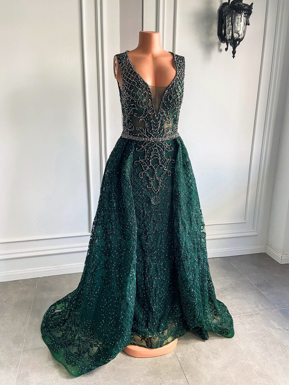 V-neck Sparkly Beaded Emerald Green Lace Women Formal Evening Gowns