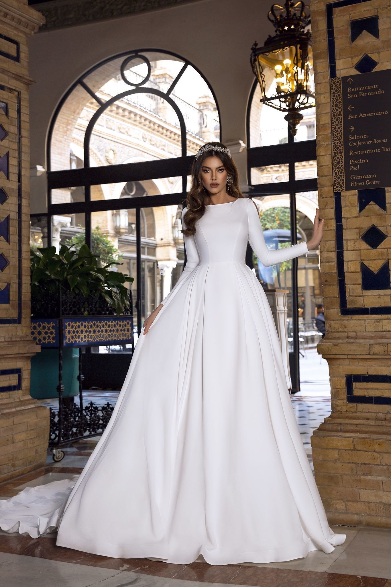 Vintage A-line Wedding Dress 2019 Reflective Dress Button Slit Long Sleeve Court Train Fluffy Simple Bridal Gown - LiveTrendsX