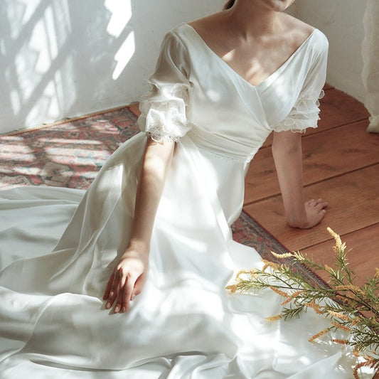 V-neck mid-sleeve wedding dress dream white dress
