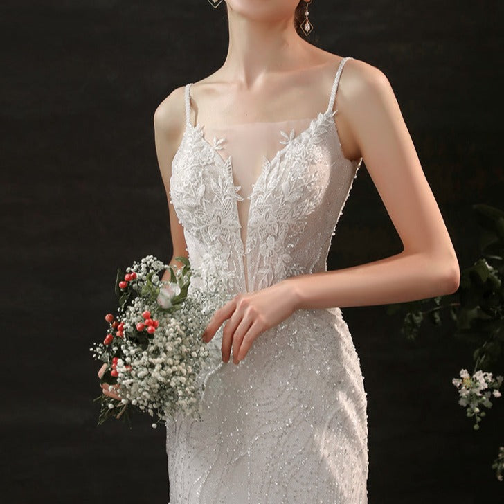 Minimalist beaded lace suspenders small tail open back light wedding dress