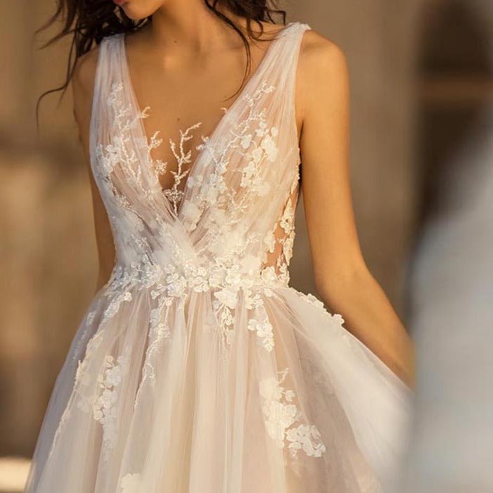 Deep V Neck Elegant Lace Small Tail French Wedding Dress - LiveTrendsX