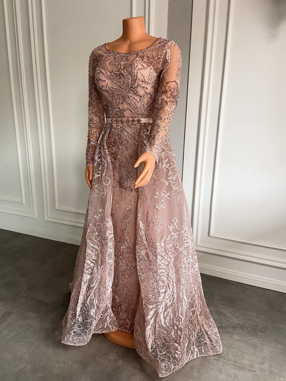 Long Sleeve Vintage Lace Dubai Women Formal Evening Gowns - LiveTrendsX