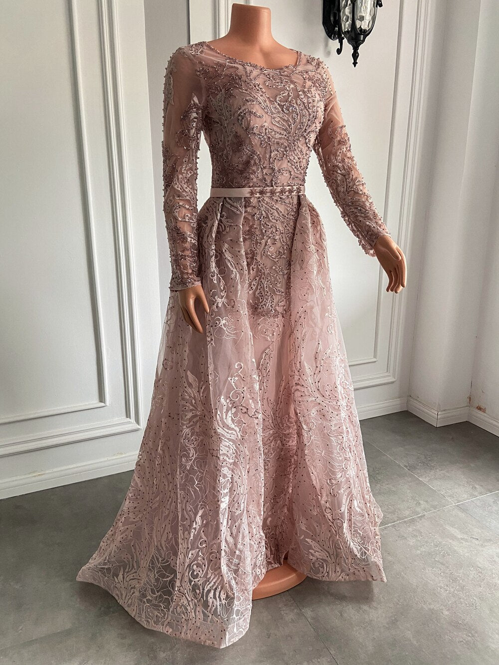 Long Sleeve Vintage Lace Dubai Women Formal Evening Gowns - LiveTrendsX