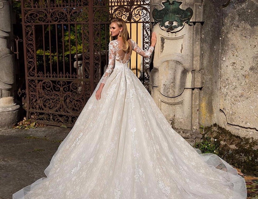Long Sleeve Appliques Lace A-line Wedding Dresses Vestido Branco Buttons Up Back Floor Length Princess Wedding Gowns Bodas - LiveTrendsX