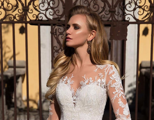 Long Sleeve Appliques Lace A-line Wedding Dresses Vestido Branco Buttons Up Back Floor Length Princess Wedding Gowns Bodas - LiveTrendsX