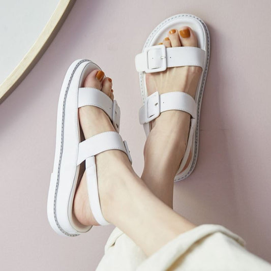 レディース本革サンダルデザイン