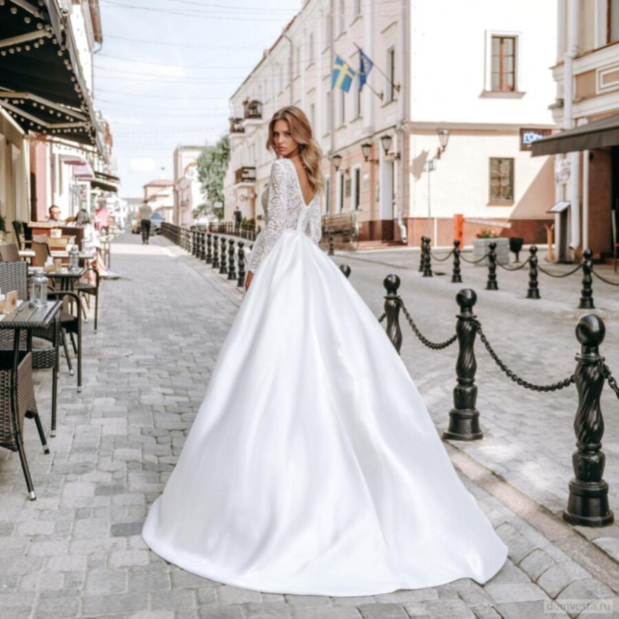 Delicate Lace Ball Gown Bride Dress Elegant Long Sleeves Scoop Neck High Slit Satin Vestido De Noiva Wedding Dress 2020 - LiveTrendsX