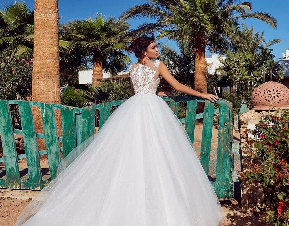 A-line Tulle Wedding Dresses Elegant Trouwjurk Beading Crystal Appliques Princess Bridal Gowns - LiveTrendsX