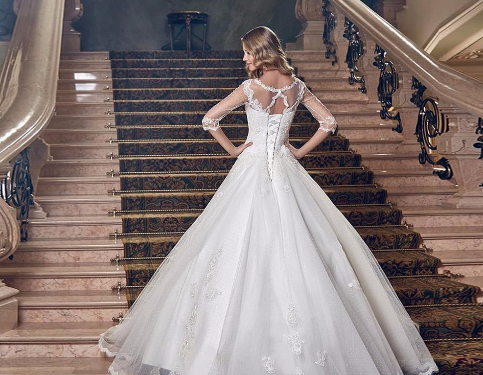 Half Sleeve A-line Wedding Dresses With Petticoat Trouwjurken Appliques Lace Floor Length Bridal Gowns - LiveTrendsX