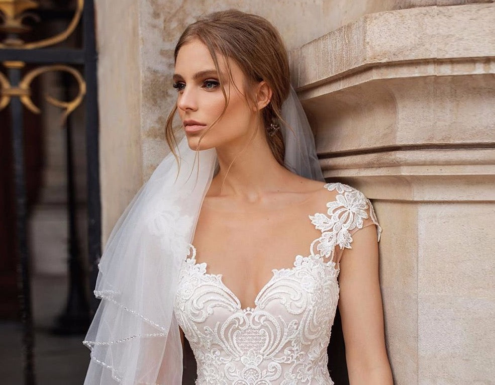 Appliques Tulle A-line Wedding Dresses Vestidos De Noiva O-neck Buttons Up Sleeveless Princess Gowns - LiveTrendsX