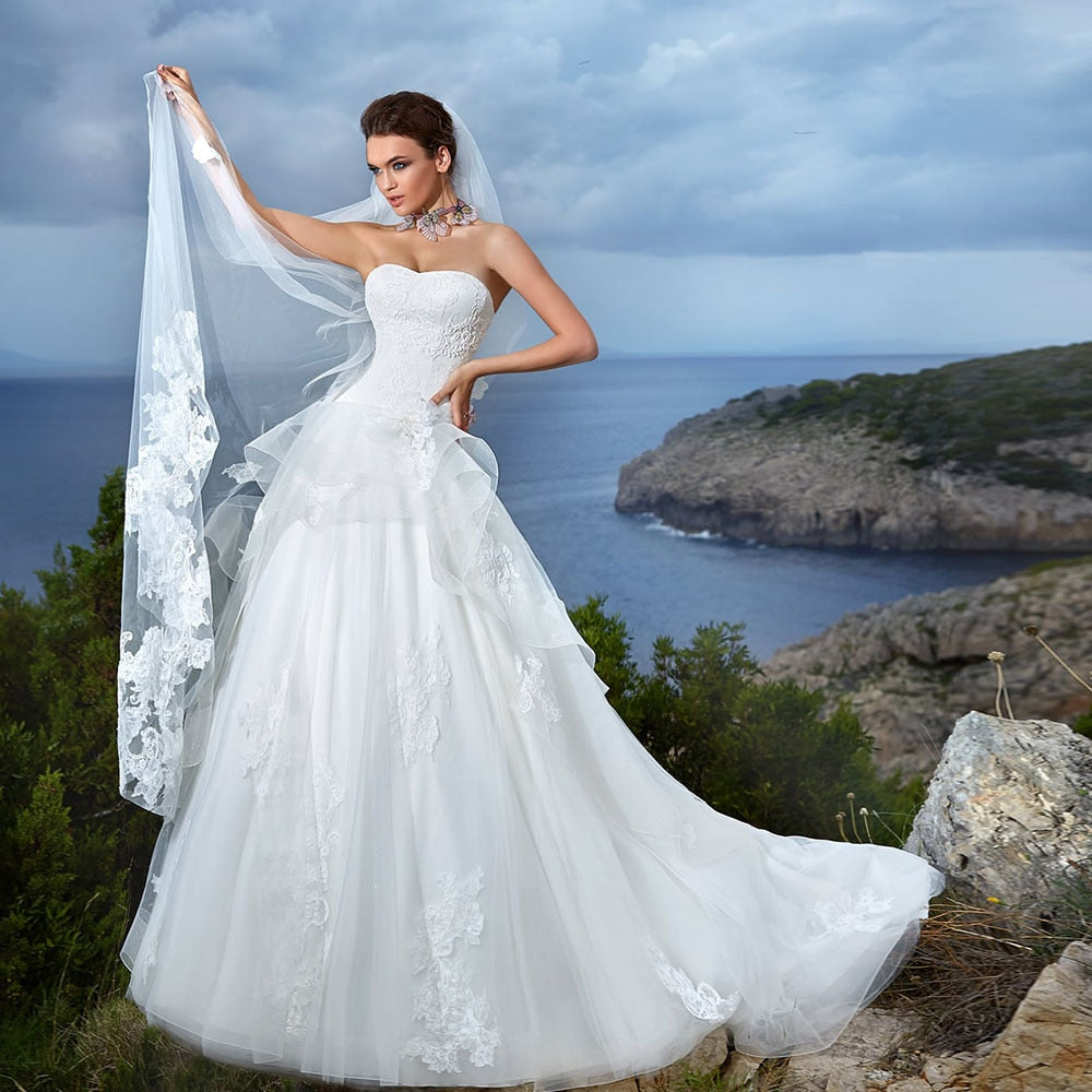 New Special Appliques Lace A-line Wedding Dresses Vestidos Strapless Neck White Bridal Gowns - LiveTrendsX