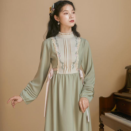 フランスのレトロな刺繍ドレス バケーション 長袖ドレス 女性