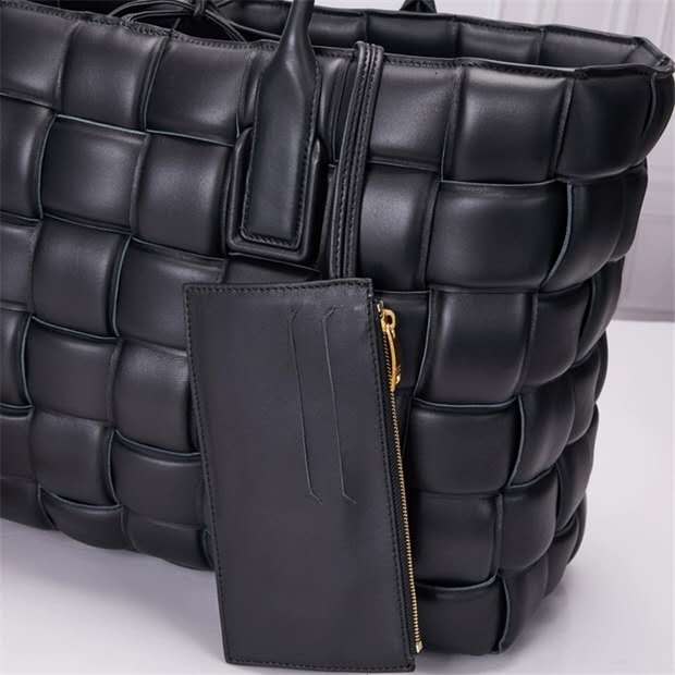 New Top Quality Genuine Leather Handbag
