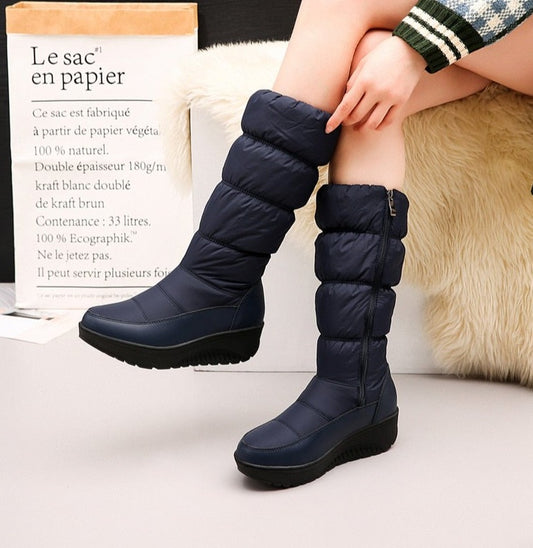 ラウンドトゥの女性用スノーブーツ サイドジッパー プラットフォーム