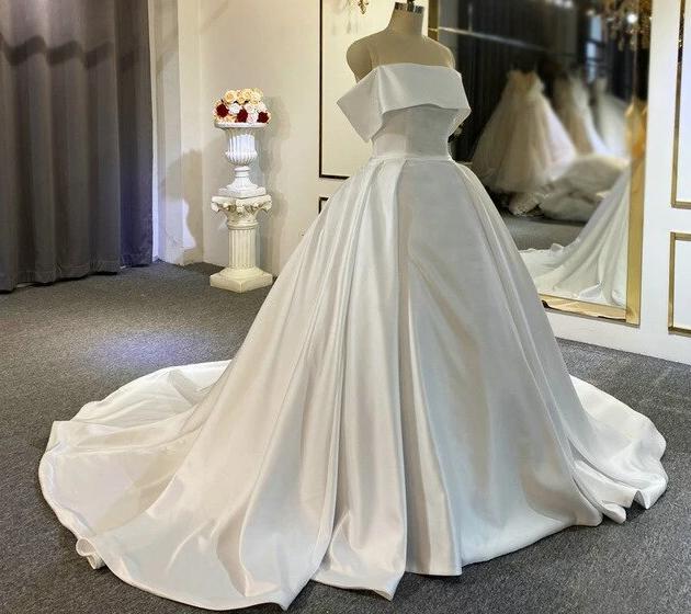 Simple plain satin wedding dress white color - LiveTrendsX