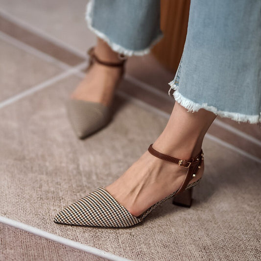 新しいフランスのレトロな中空シングルシューズ