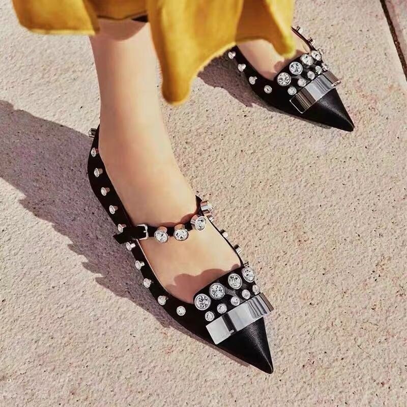 Fashion Women Pointed Toe Rivets  Flats Shoes - LiveTrendsX