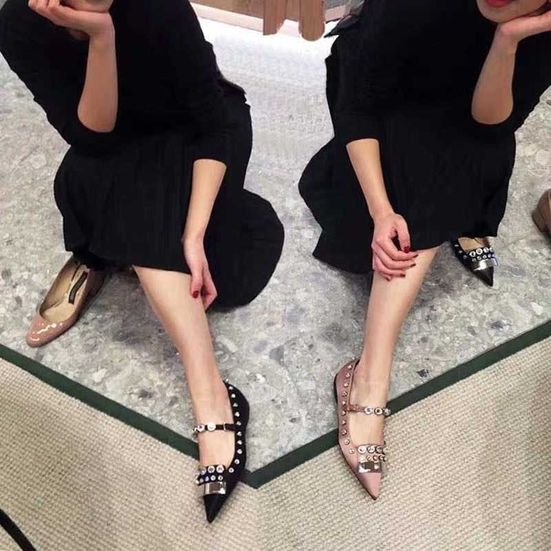 Fashion Women Pointed Toe Rivets  Flats Shoes - LiveTrendsX
