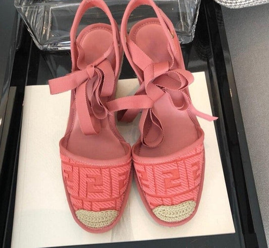 最新の夏の女性用サンダルパッチワーク