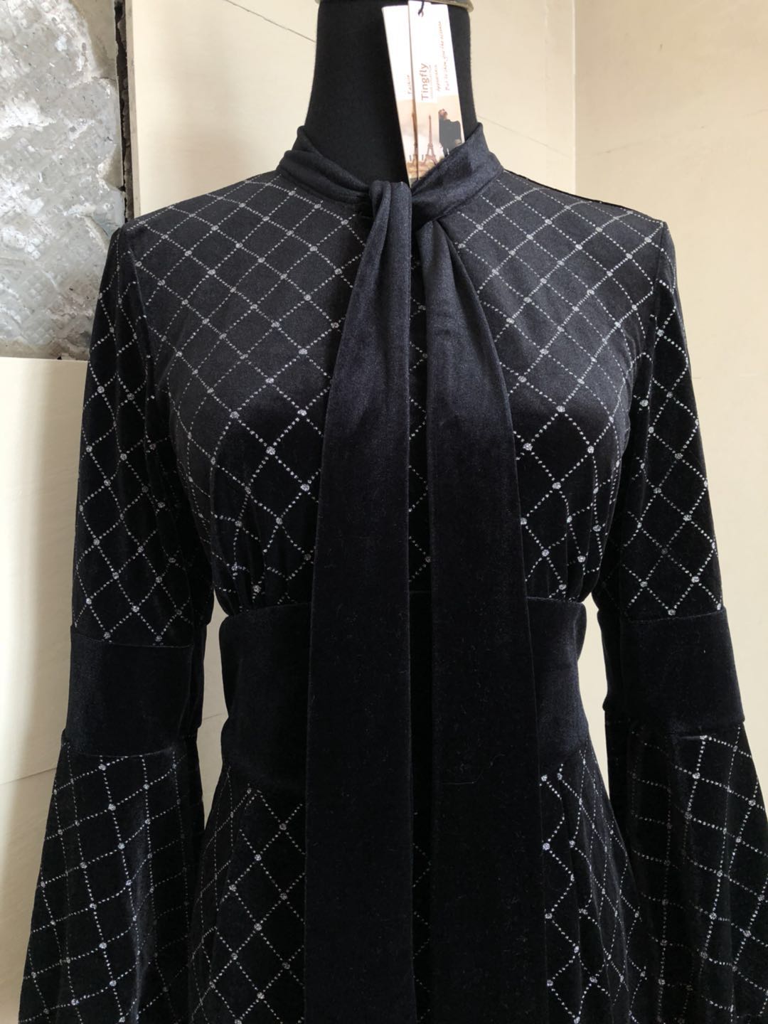 Designer Runway Lantern Sleeve Black Velvet Party Dinner Dresses