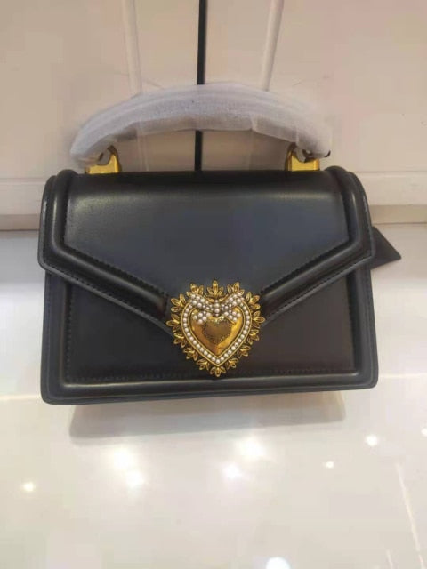 ladies  metal chain luxury pearl buckle bag
