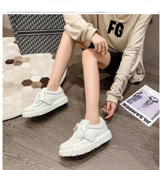 春のレディーススニーカーフラットカジュアル