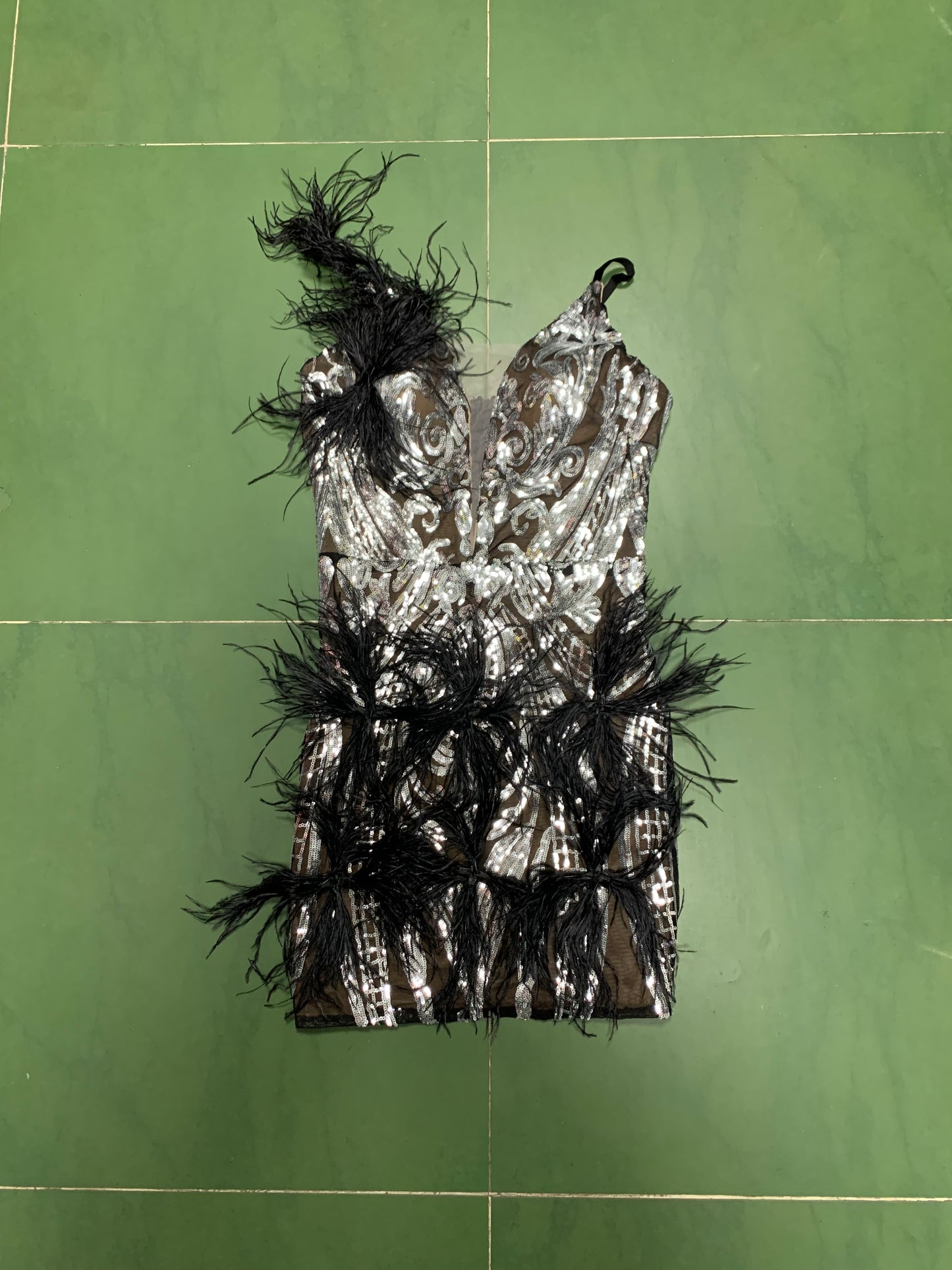 Black Mini Feathers V-neck Bodycon Dress
